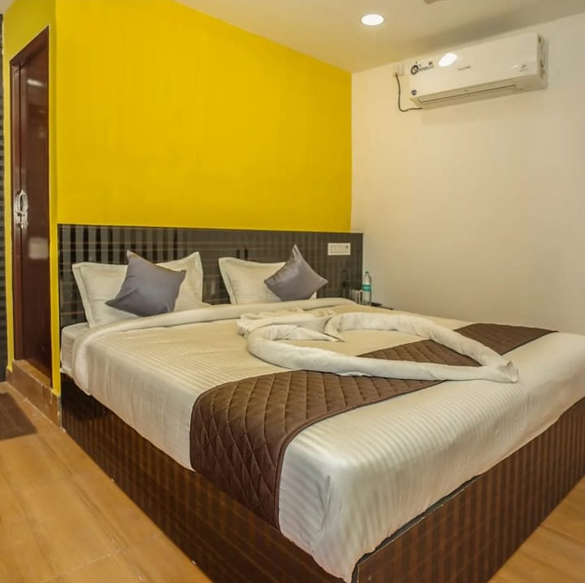 Yellow room